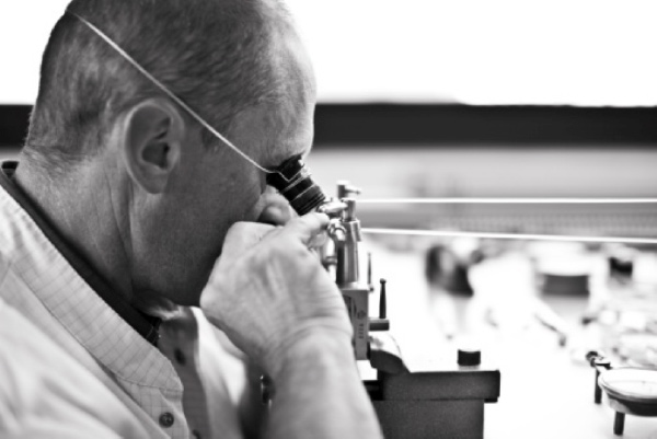 宝珀手表维修点查询（宝珀表带过紧）