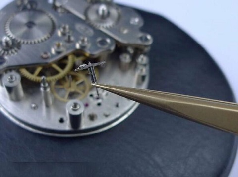 宝珀手表多长时间保养一次（宝珀表链老化断裂）